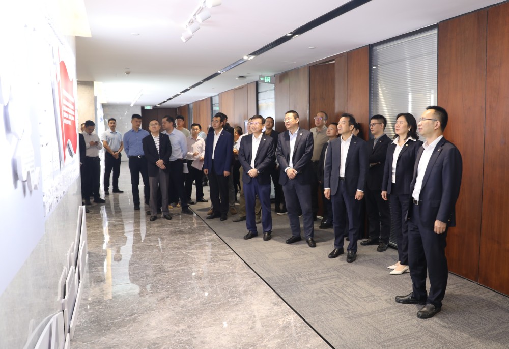 1760412225275466.jpg 图片1参观文化墙.jpg